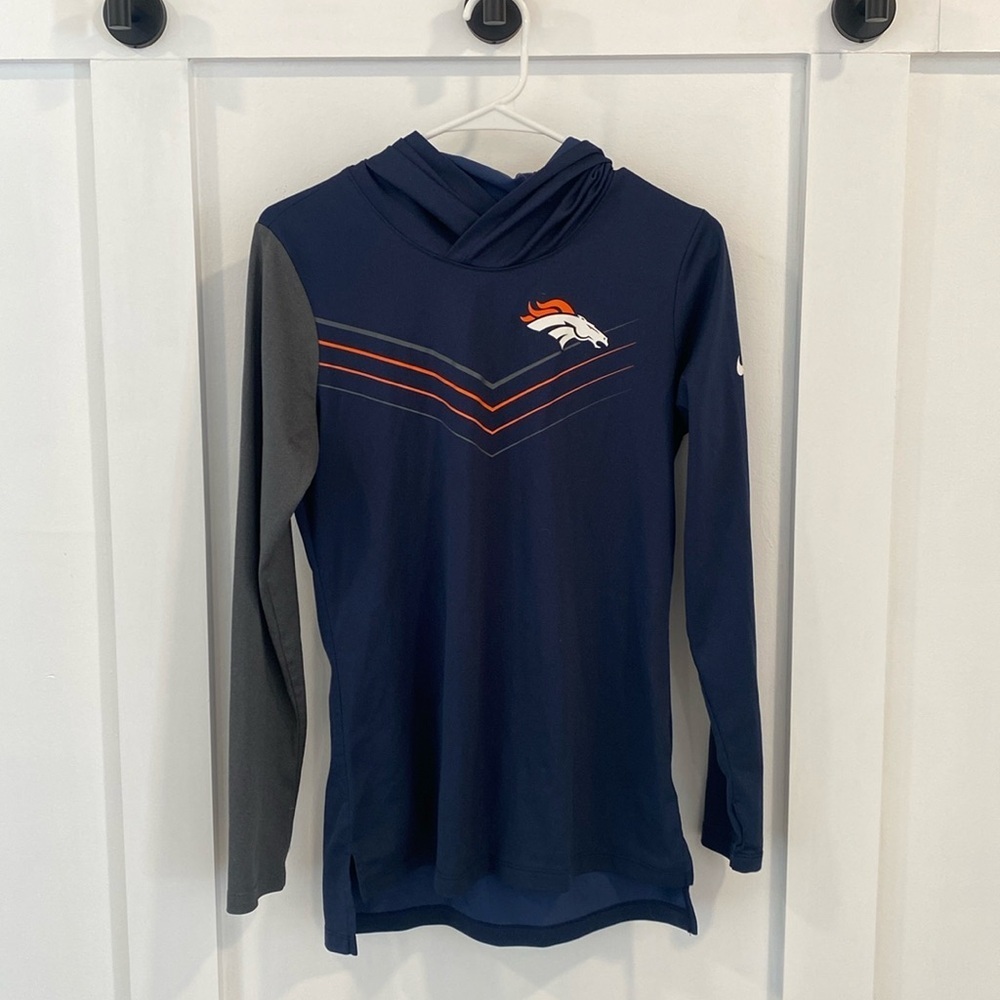 NIKE Broncos hooded dri-fit long sleeve pullover